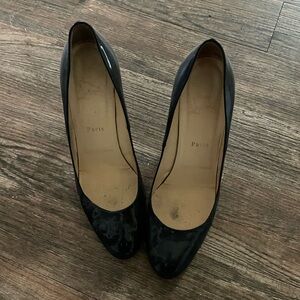 100% authentic Christian louboutin pumps